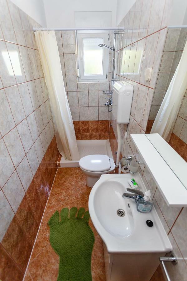 Apartmani Jelica คิร์ก ภายนอก รูปภาพ