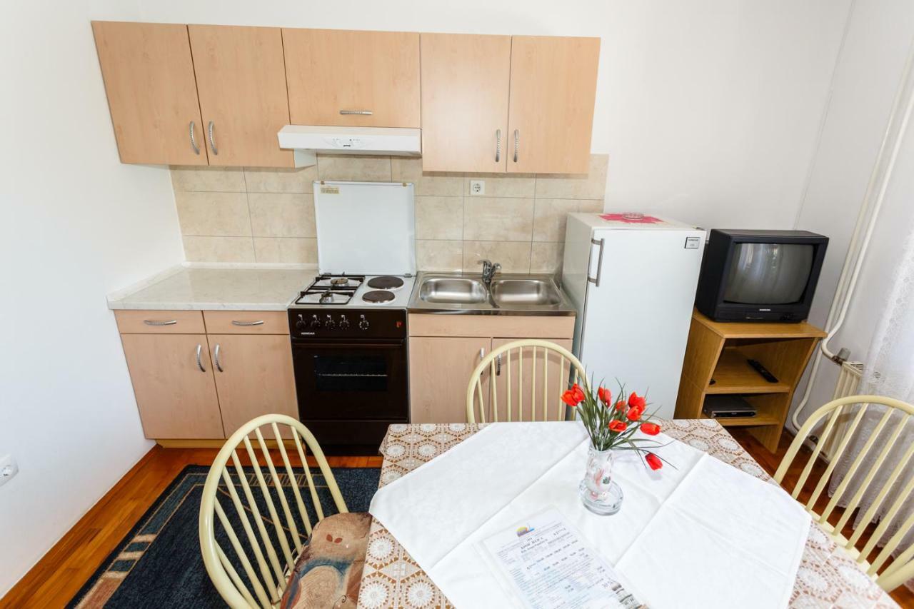 Apartmani Jelica คิร์ก ภายนอก รูปภาพ