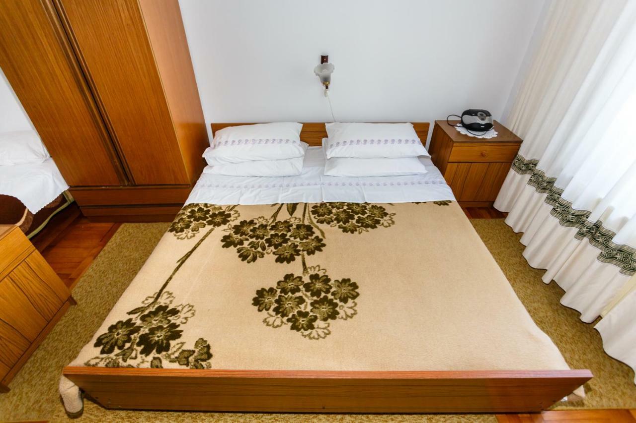 Apartmani Jelica คิร์ก ภายนอก รูปภาพ