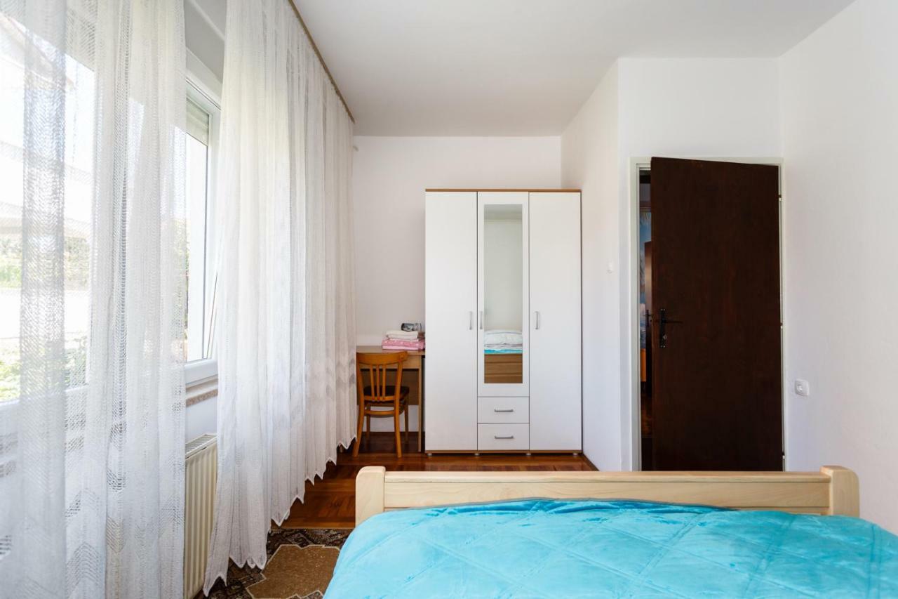 Apartmani Jelica คิร์ก ภายนอก รูปภาพ
