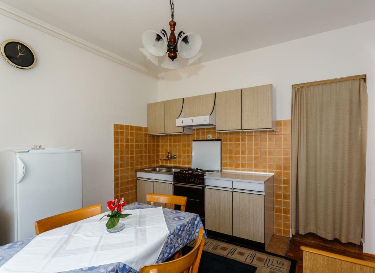Apartmani Jelica คิร์ก ภายนอก รูปภาพ