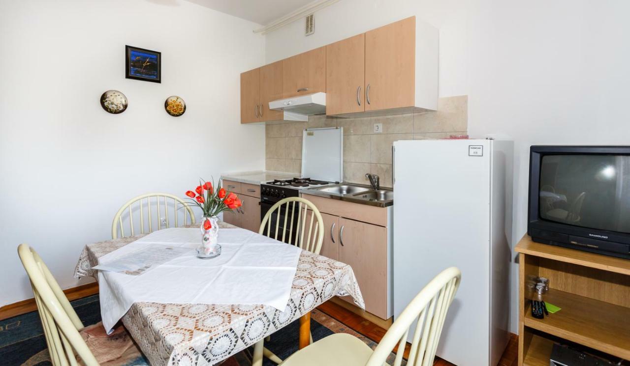 Apartmani Jelica คิร์ก ภายนอก รูปภาพ